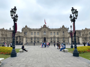 Plac Pizarro Lima - co zobaczyć