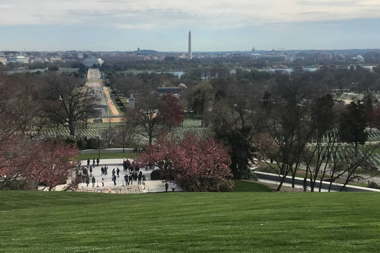 Widok z cmentarza Arlington w DC