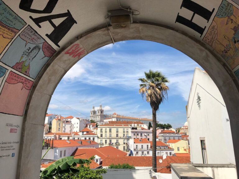 Widok na kościół w Lizbonie