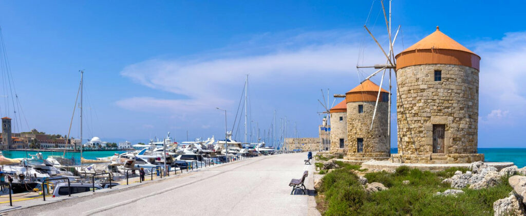 Rodos - co zobaczyć - wiatraki w porcie