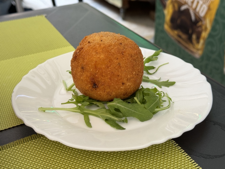 Arancini - Sycylia co warto zjeść