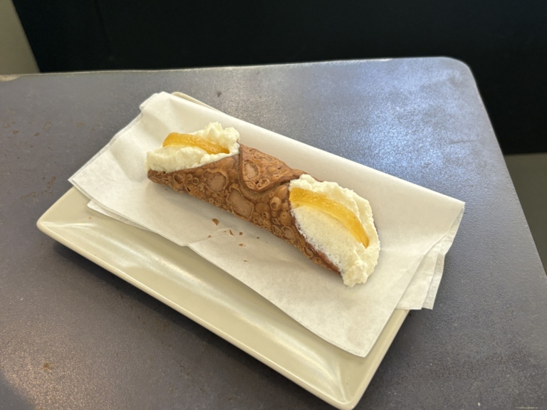 Cannoli z ricottą na Sycylii