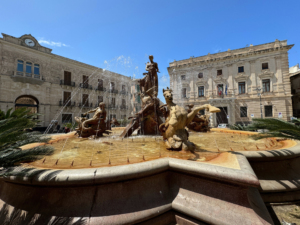 Fontanna Diany w Syrakuzach na Sycylii