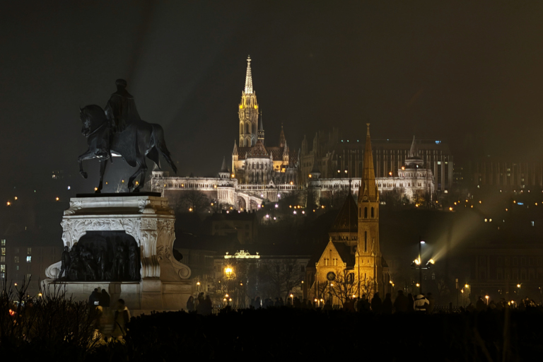 Budapeszt - atrakcje - widok na Basztę Rybacką