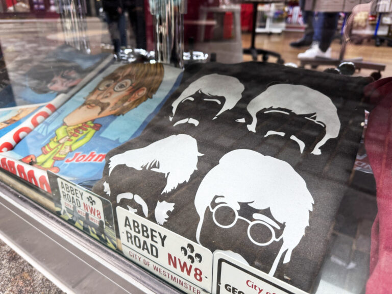 Pamiątki The Beatles, Liverpool
