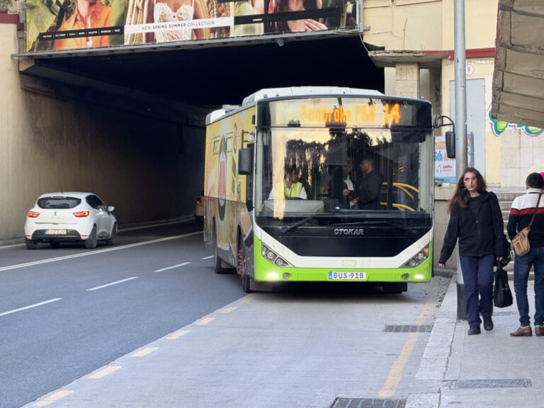 Autobus miejski na Malcie