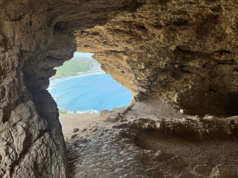Jaskinia na wyspie Gozo