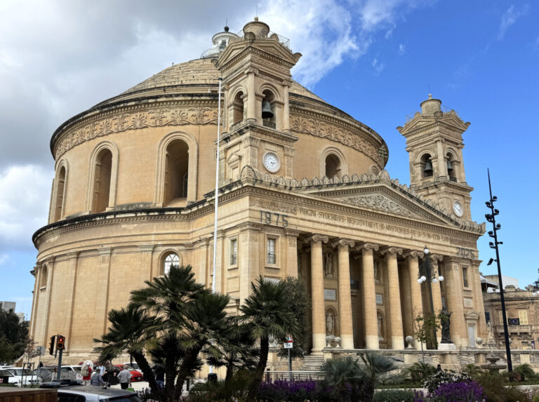 Świątynia w Mosta