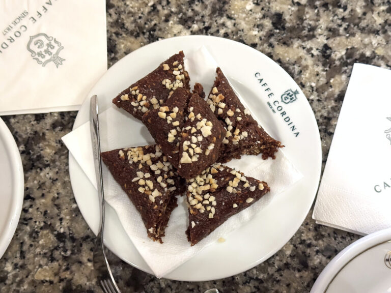 Ciastka w kształcie maltańskiego krzyża