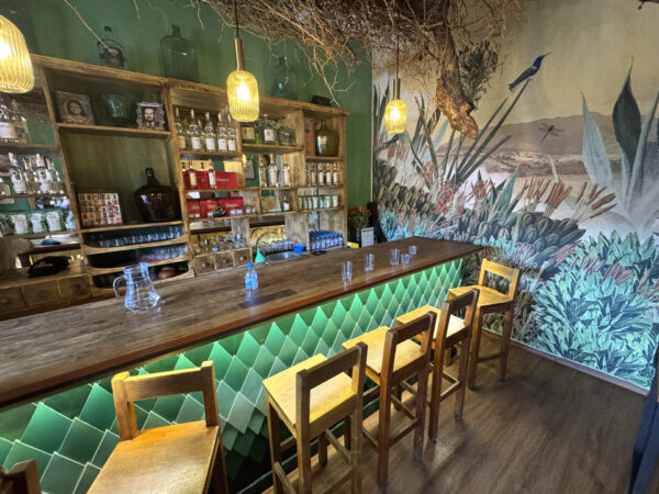 Urokliwa mezcaleria w mieście Oaxaca