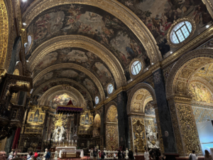 Wnętrze konkatedry w Vallettcie