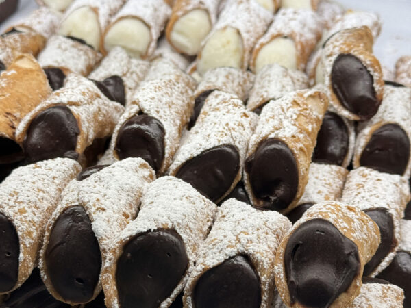 Kuchnia Katanii - cannoli