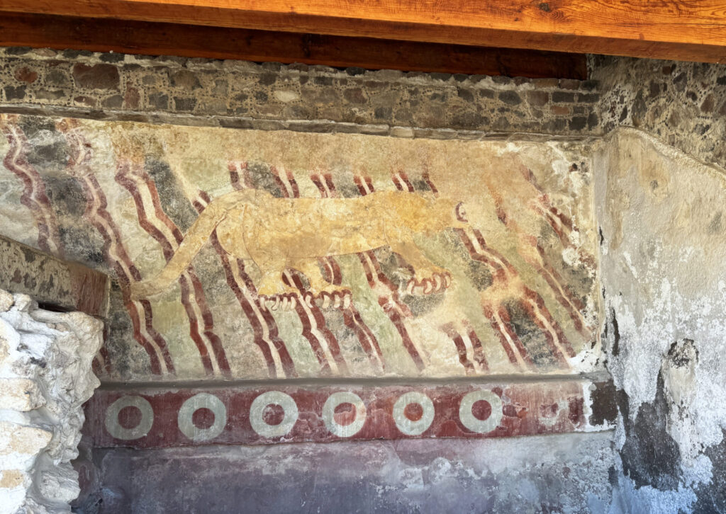 Mural Pumy w Teotihuacan - Mexico City