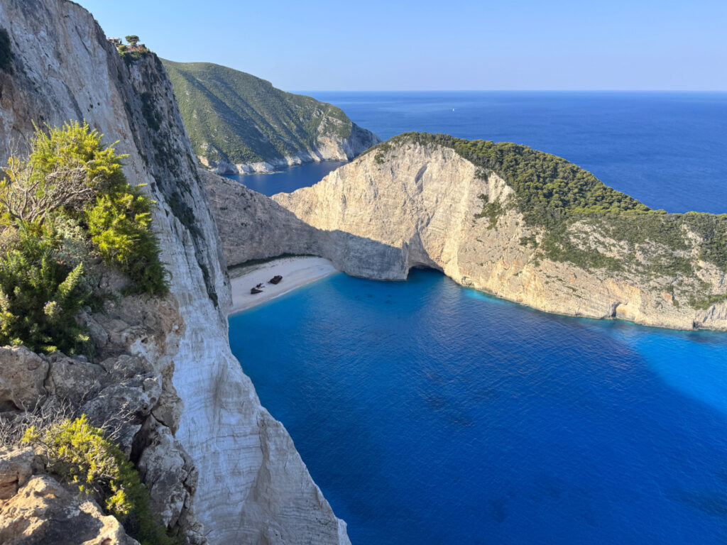 Zakynthos - co zobaczyć? Zatoka Wraku, Plaża Navagio